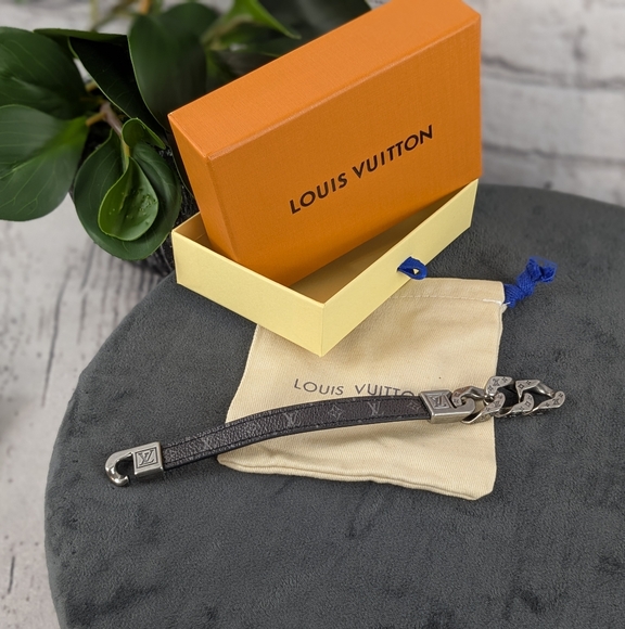 Louis Vuitton Silver and Black Men's Bracelet - Picture 3 of 15